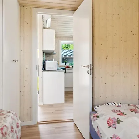 Holiday home Vojdan Farevejle