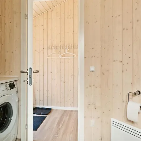 Vojdan - 600m From The Sea By Interhome