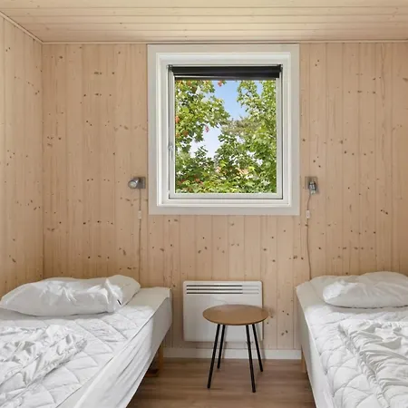 Vojdan - 600m From The Sea By Interhome