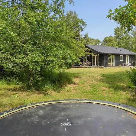 Vojdan - 600m From The Sea By Interhome